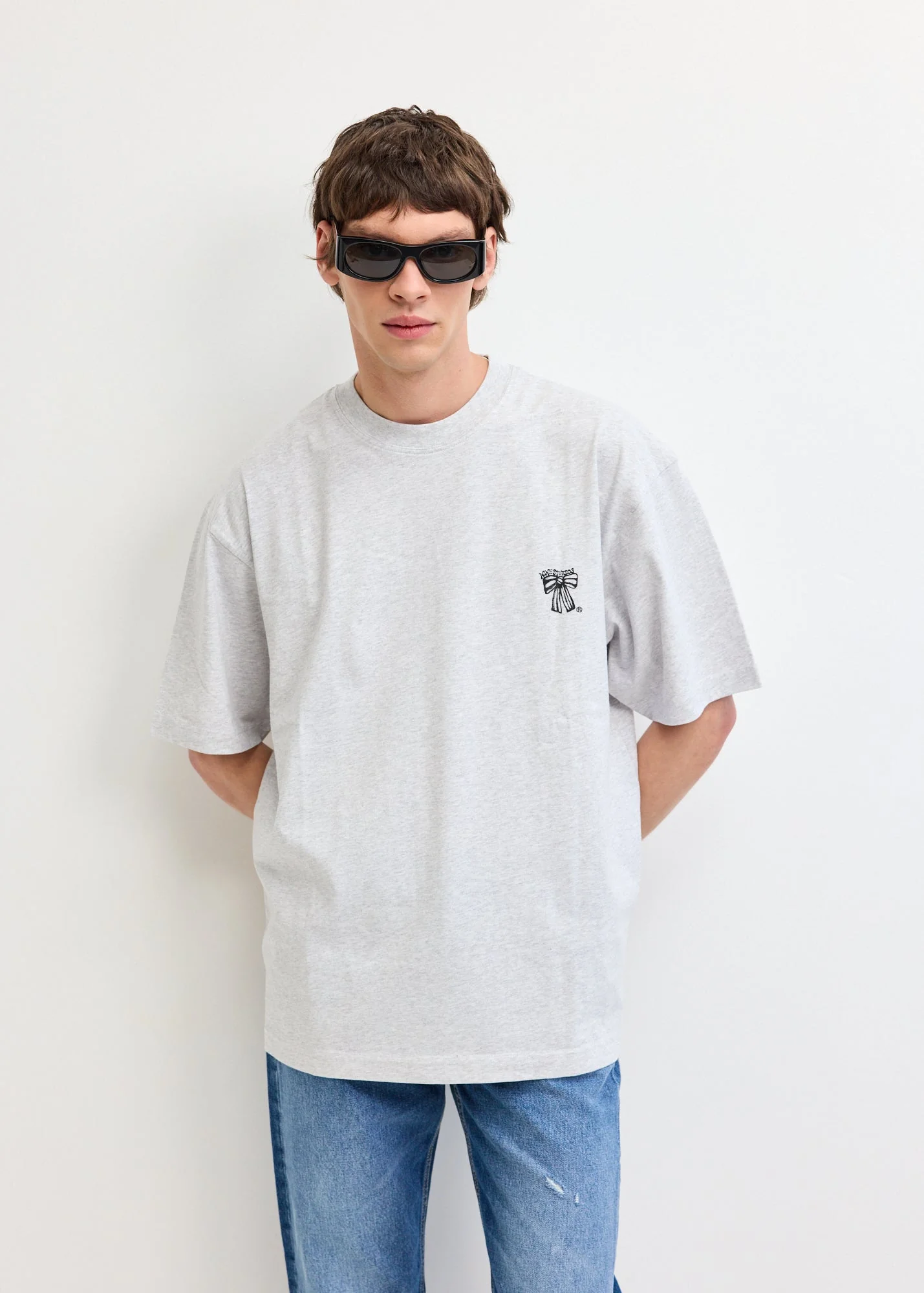 Bow Logo T-Shirt - Image 3