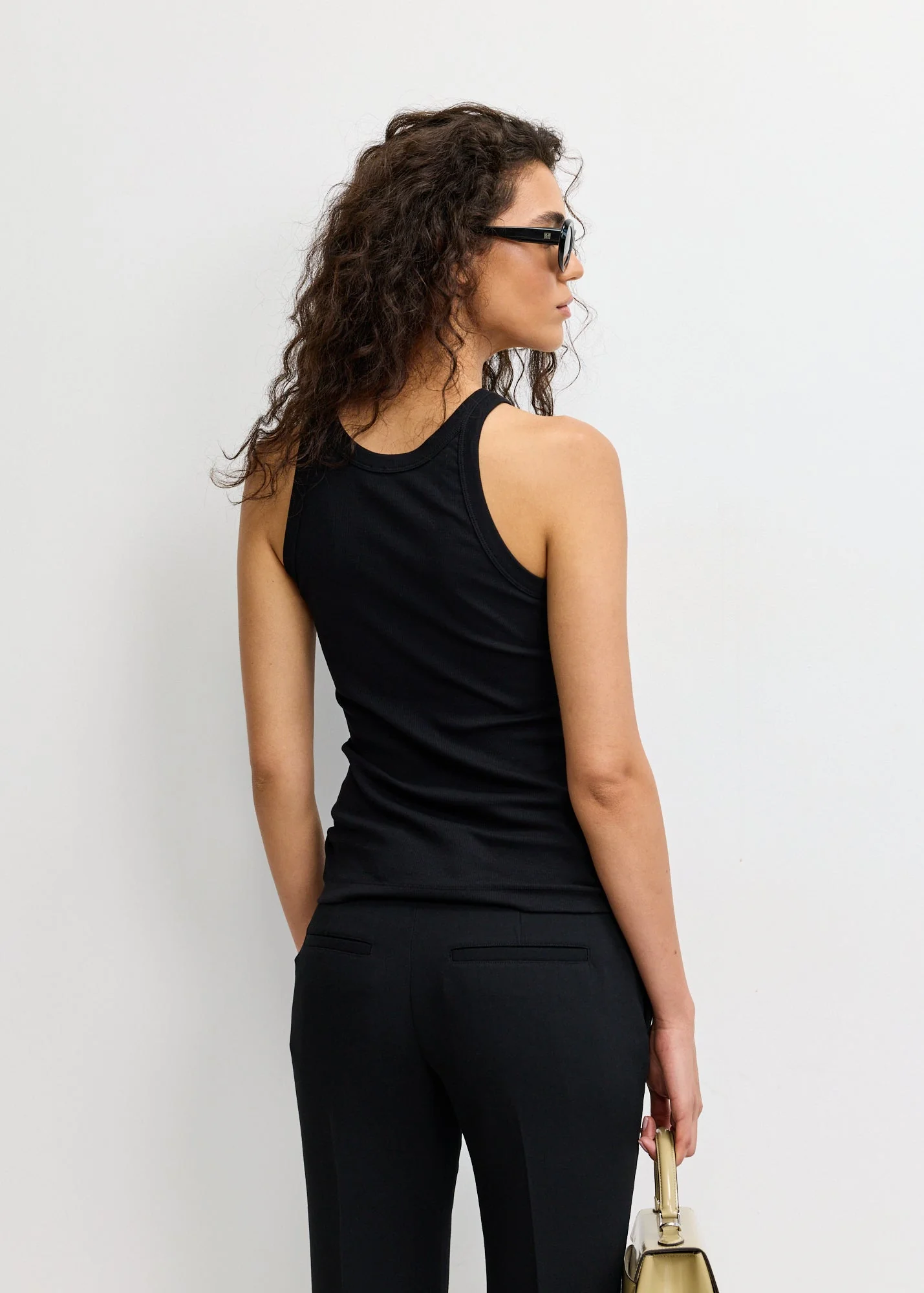 Curved Rib Tank - Image 5