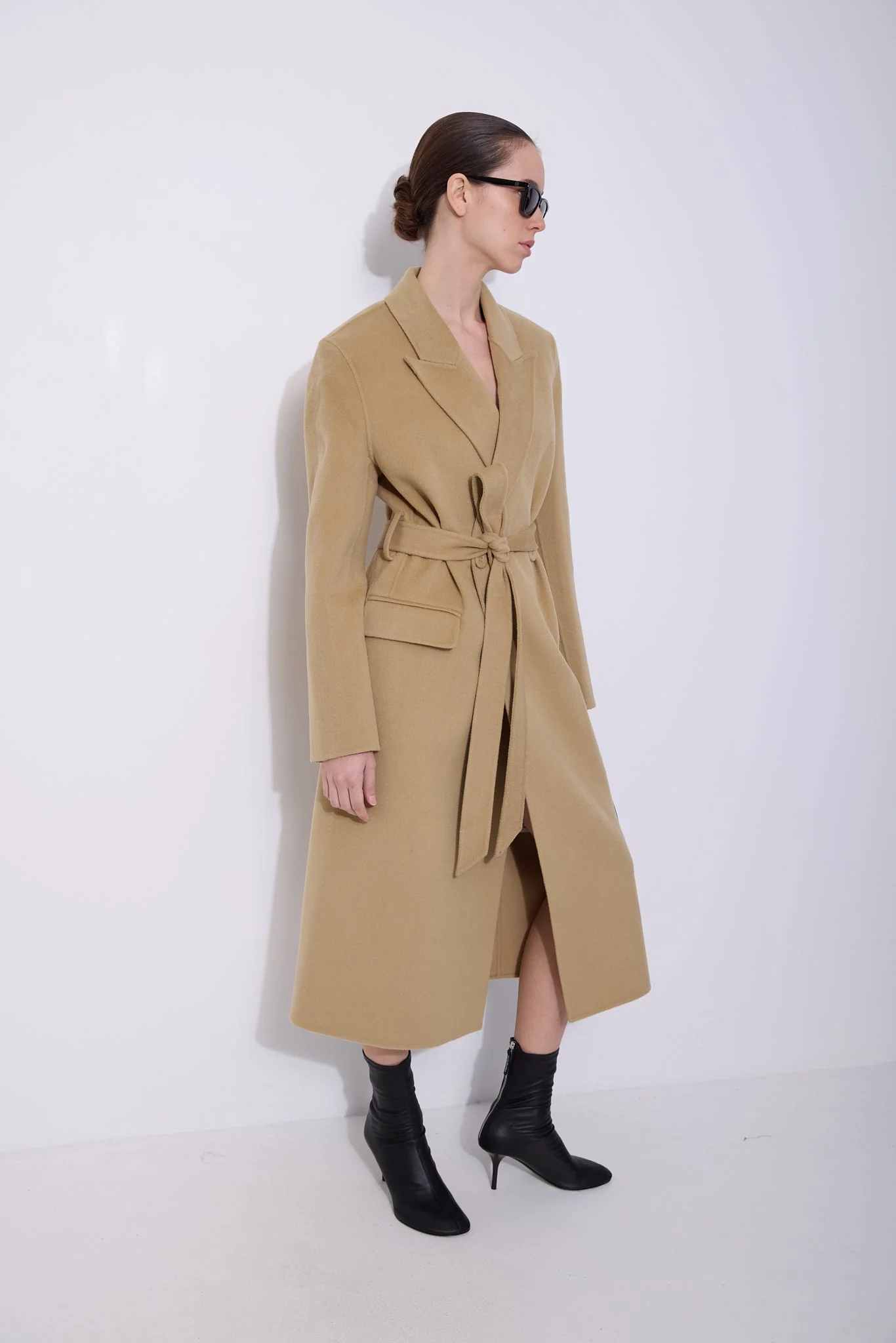 Double-Breasted Cashmere Coat - Image 3