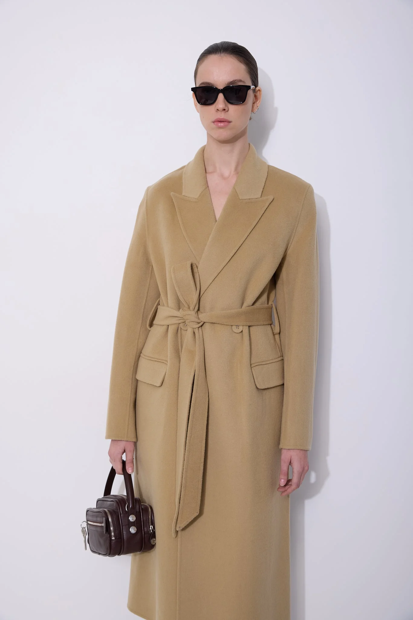 Double-Breasted Cashmere Coat - Image 4