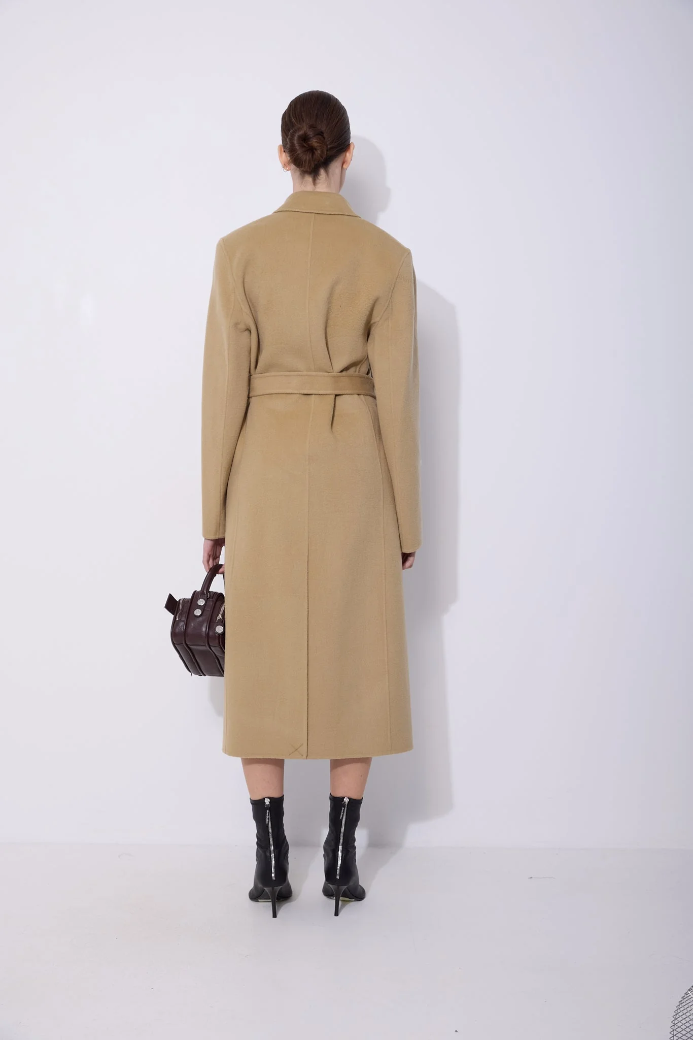 Double-Breasted Cashmere Coat - Image 5