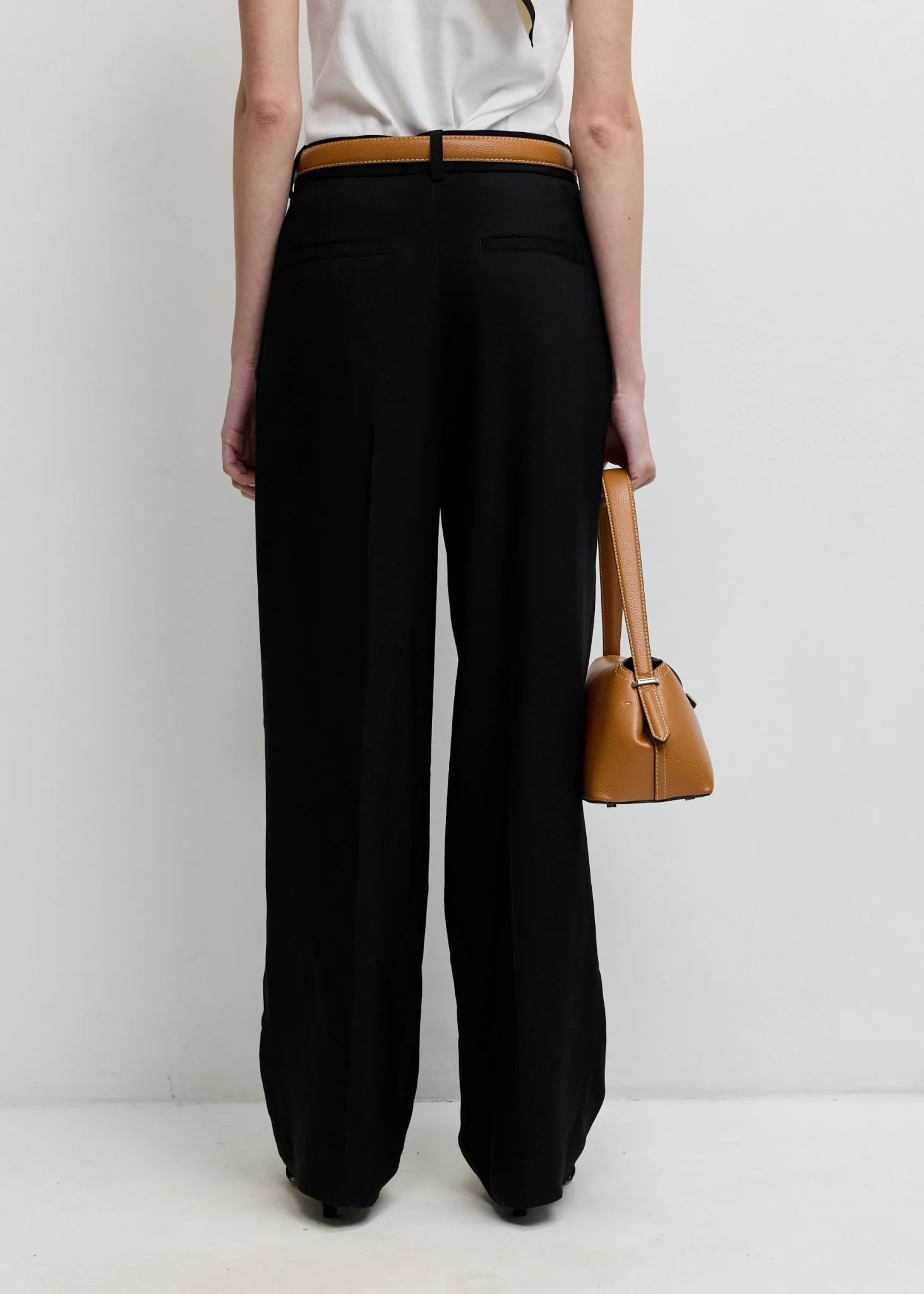 Double-Pleat Fluid Trousers - Image 4