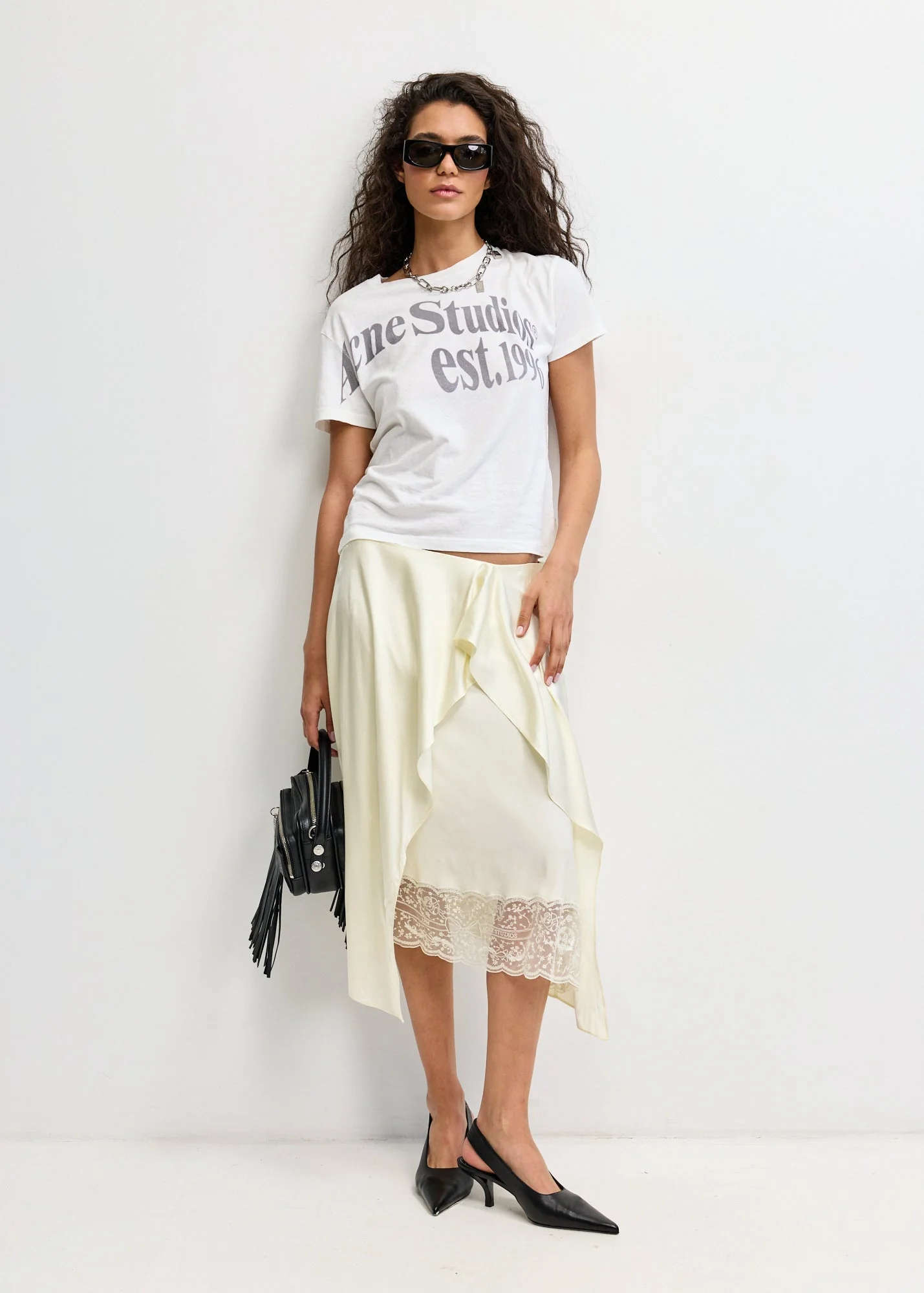 Fitted Graphic T-Shirt - Image 3