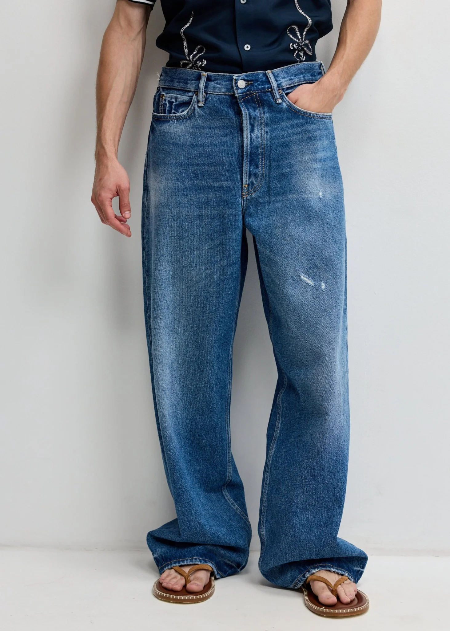 1981 Lose Fit Jeans - Image 2