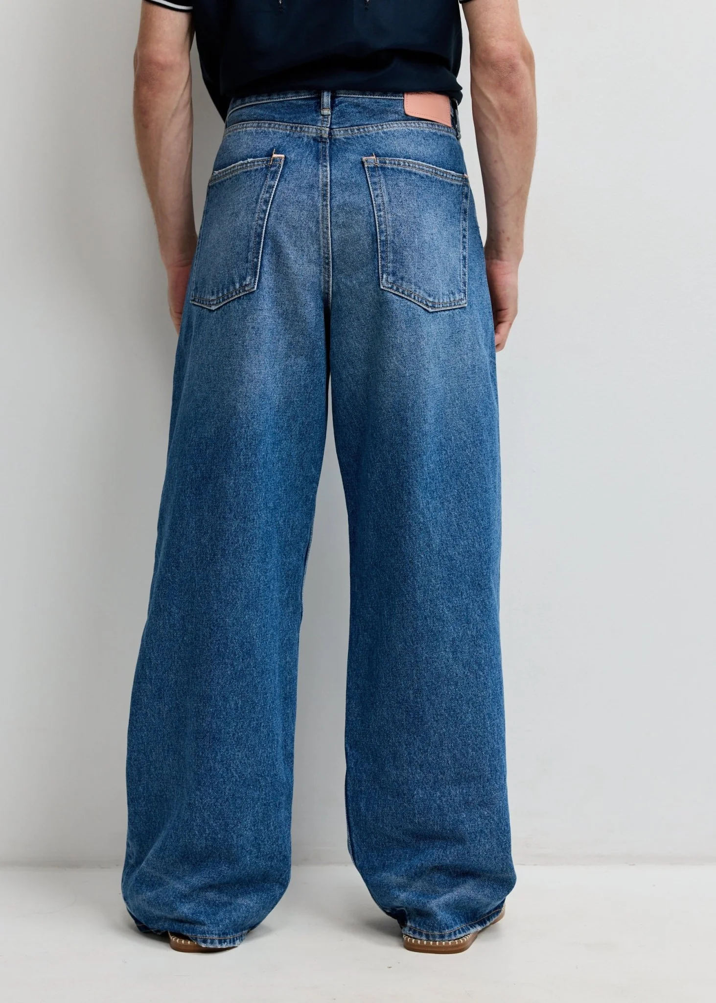 1981 Lose Fit Jeans - Image 3