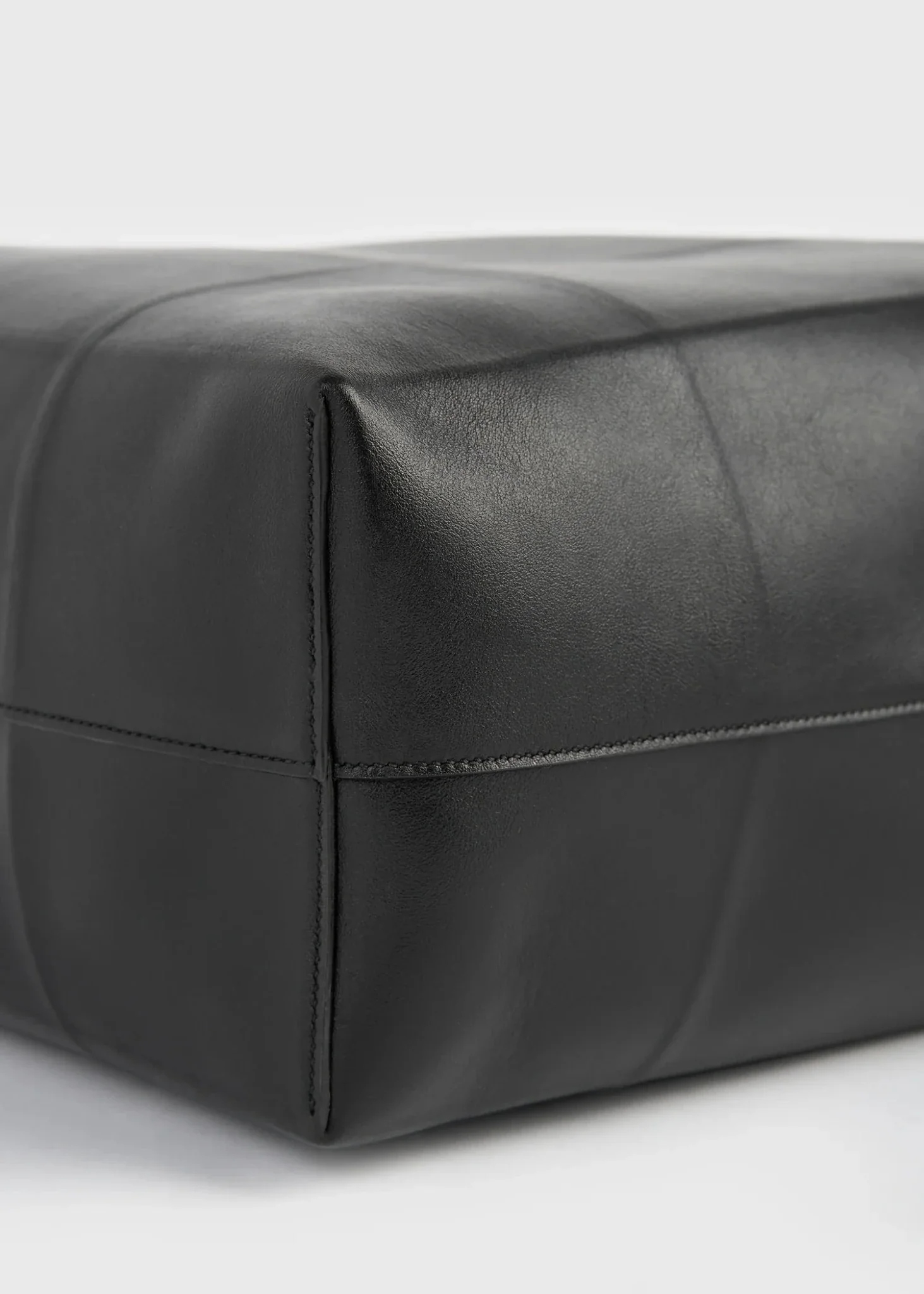 Roam Leather Tote - Image 5