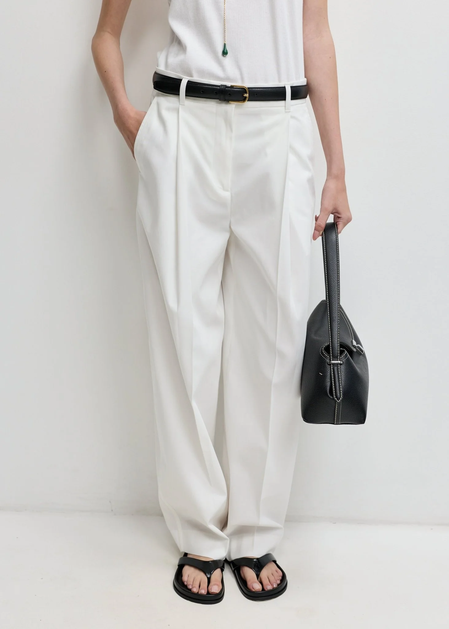 Single pleat cotton trousers - Image 3