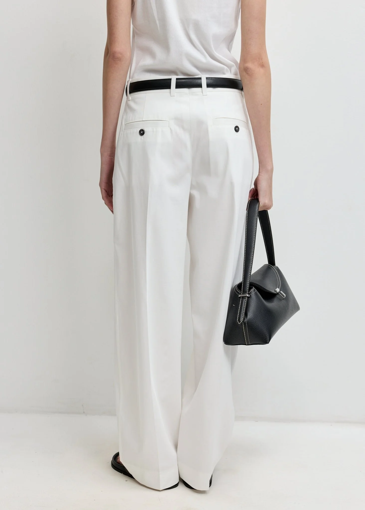 Single pleat cotton trousers - Image 4