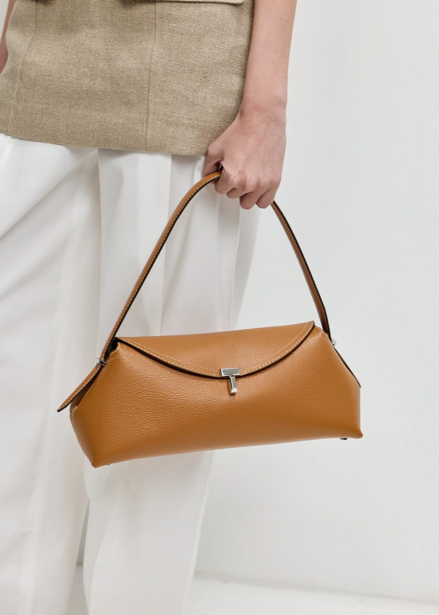 T-Lock Grained-Leather Shoulder - Image 2