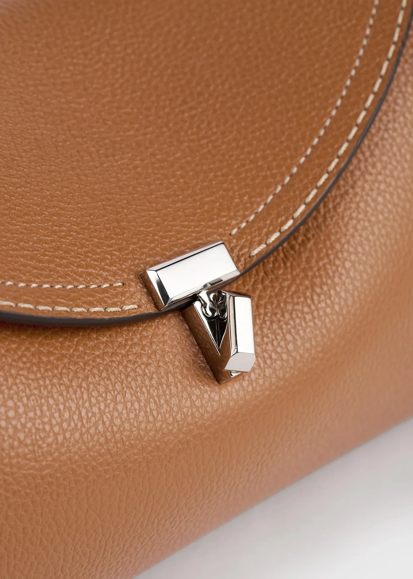 T-Lock Grained-Leather Shoulder - Image 4