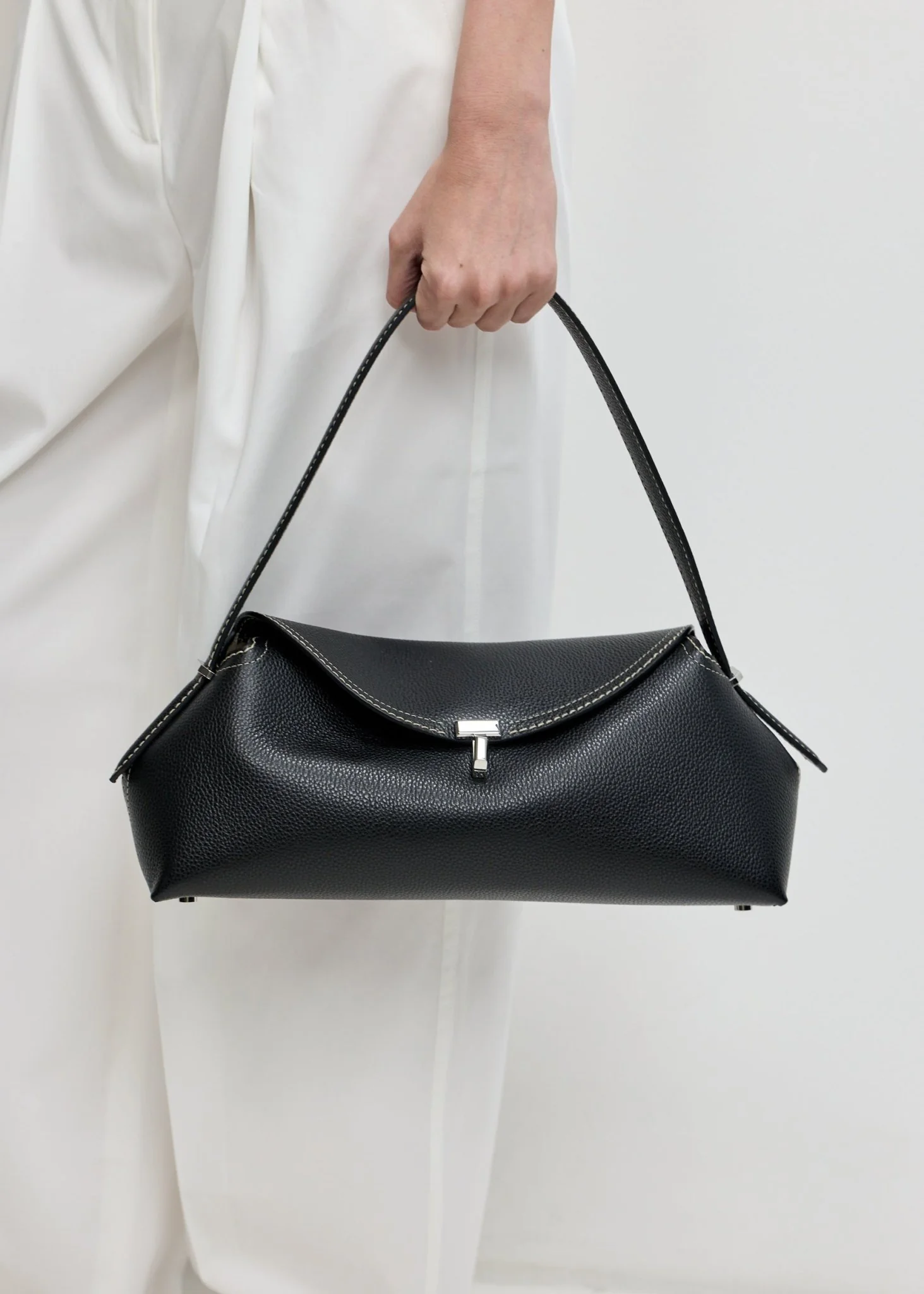 T-Lock Grained-Leather Shoulder - Image 6