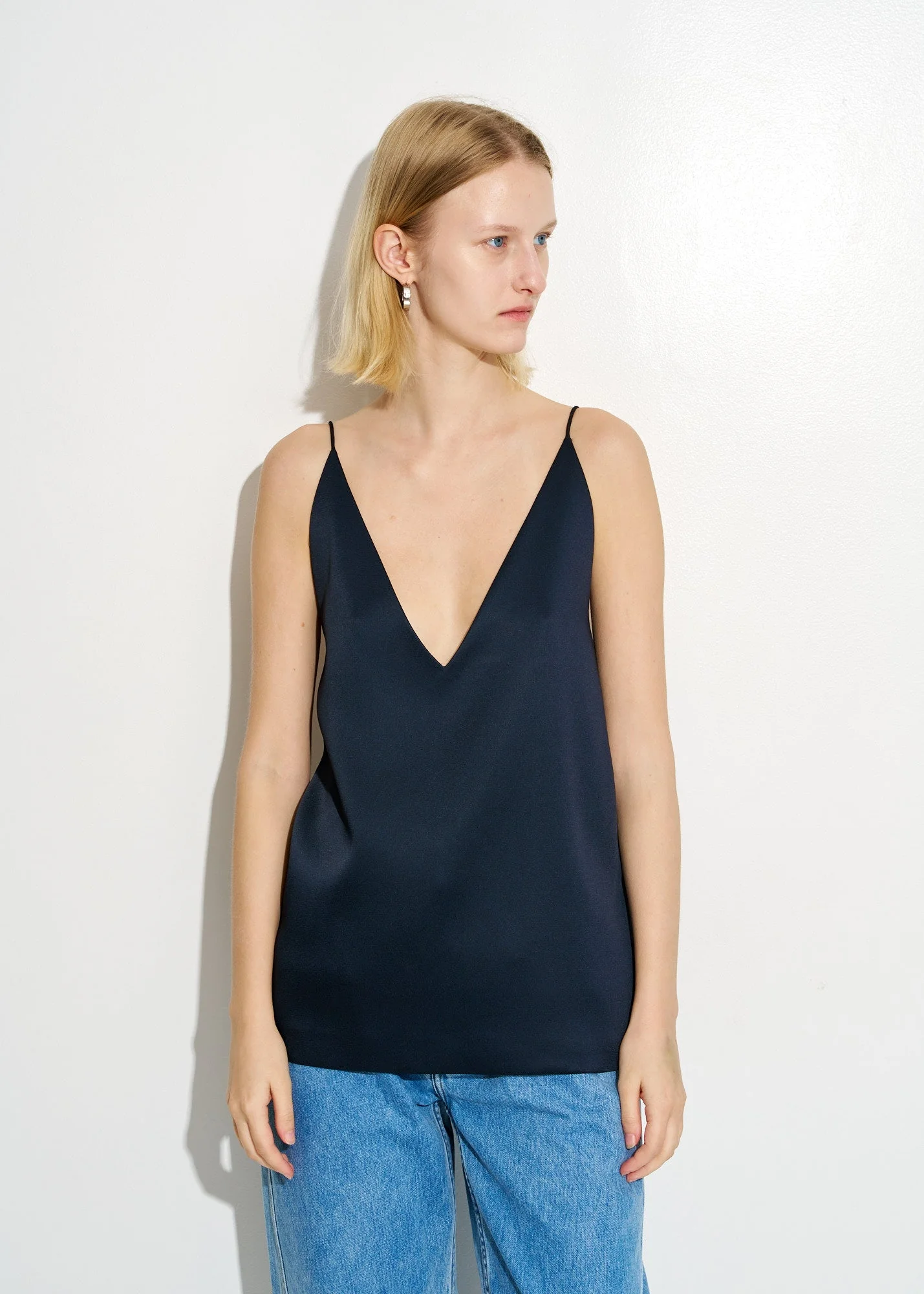 Top Sleeveless Blouse - Image 3
