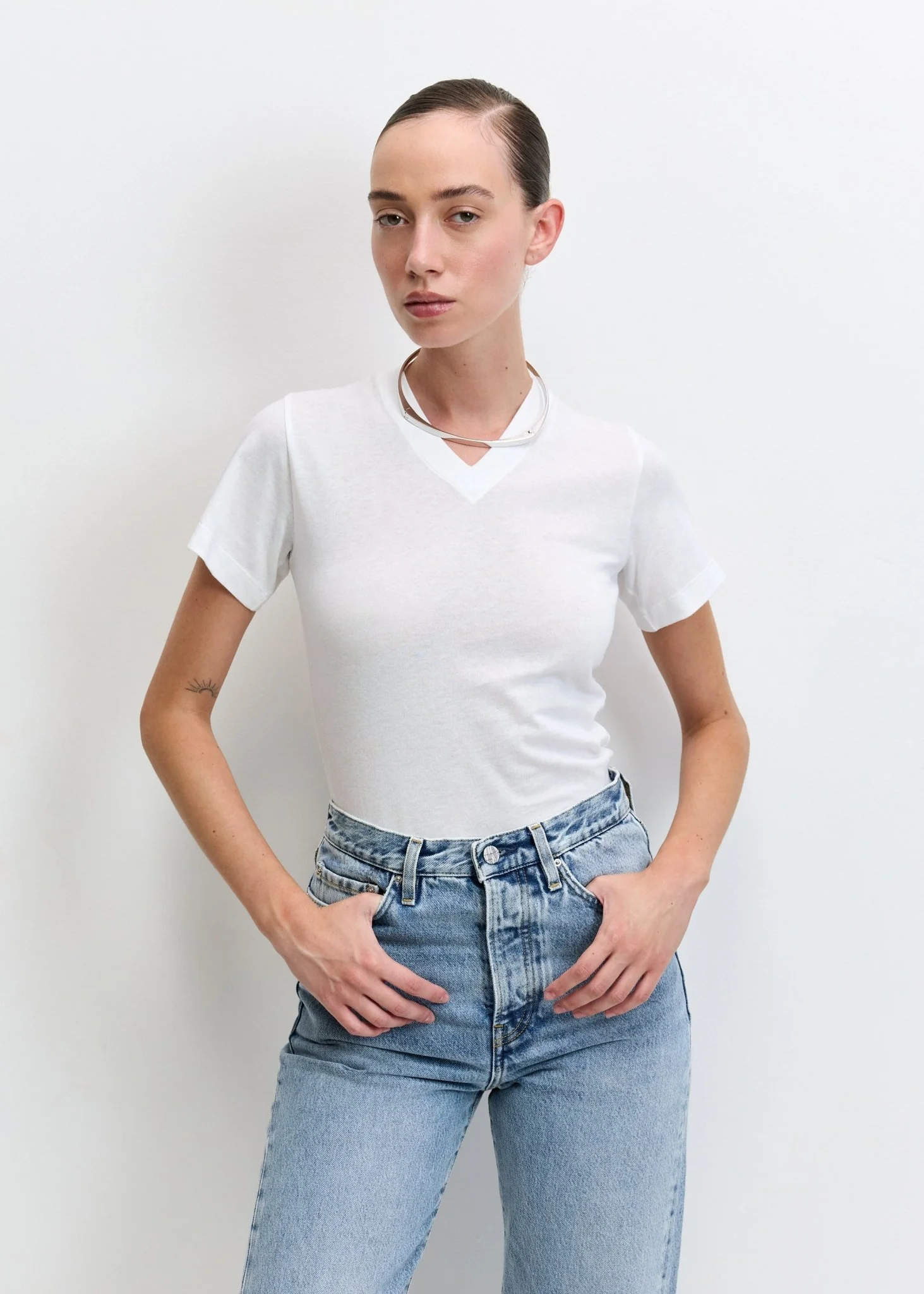 Wide-Ribbed V-Neck Tee - Image 3